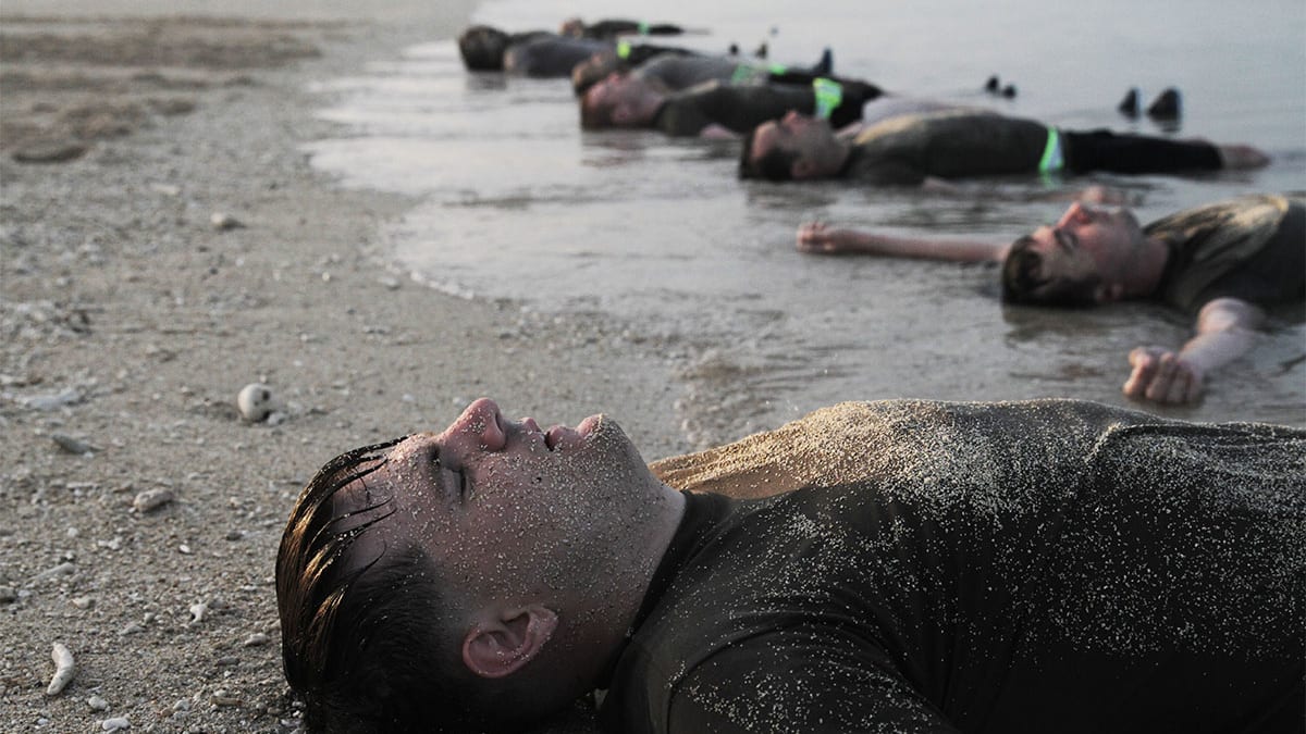 Vyčerpaní vojáci US Army na cvičení Special Forces Basic Combat Course