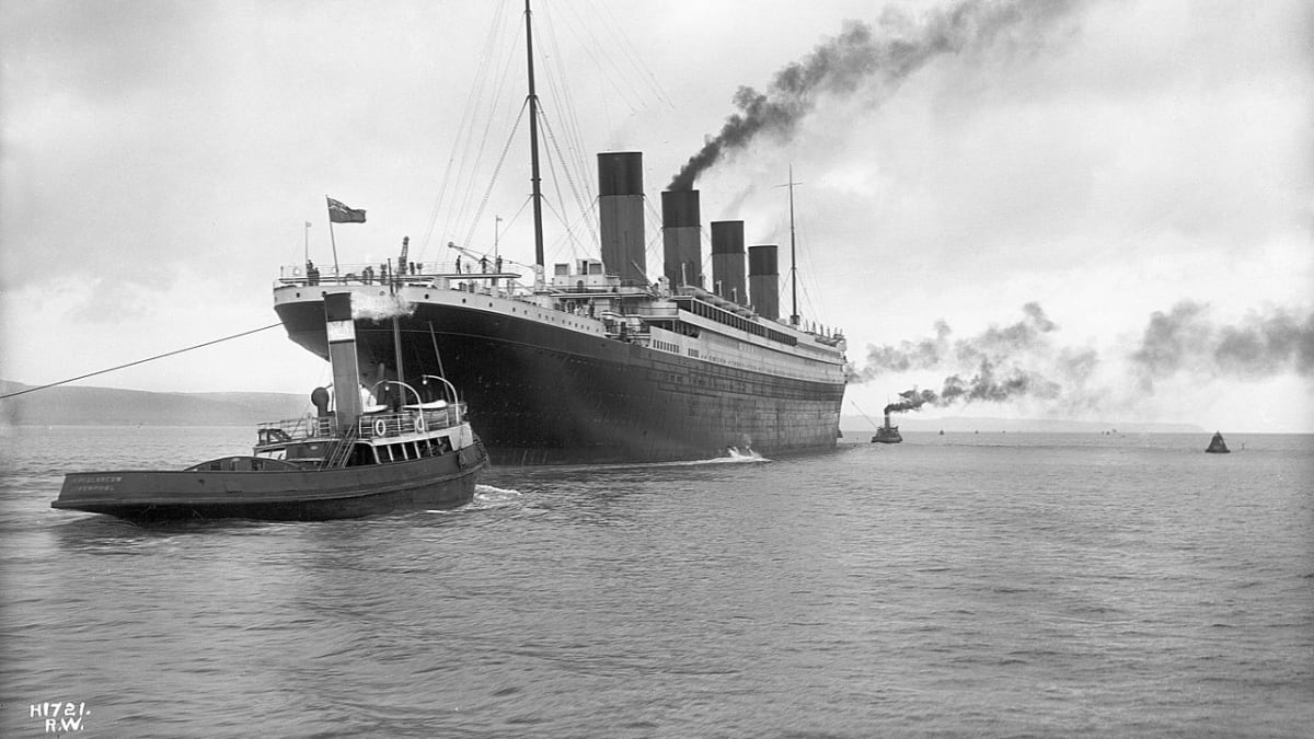 Titanic opouští Belfast 2. dubna 1912
