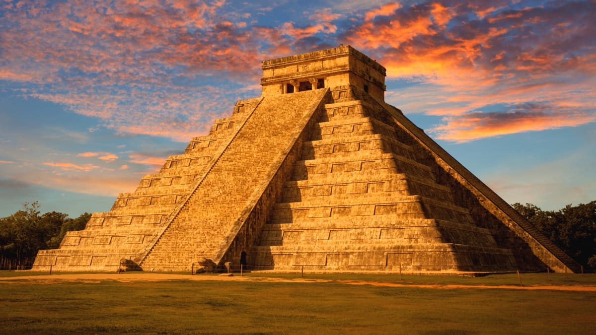 Mayská pyramida v Chichen Itzá