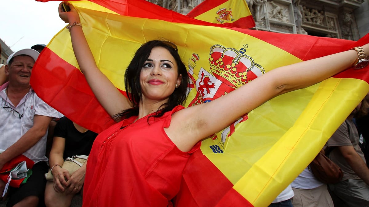 Tuší paní na fotce, jak Španělsko přišlo ke svému názvu?