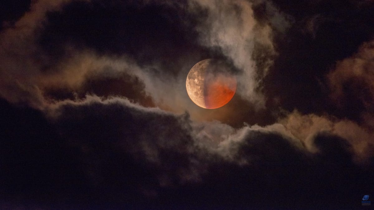 Měsíc zachycený astrofotografem Zdeňkem Bardonem