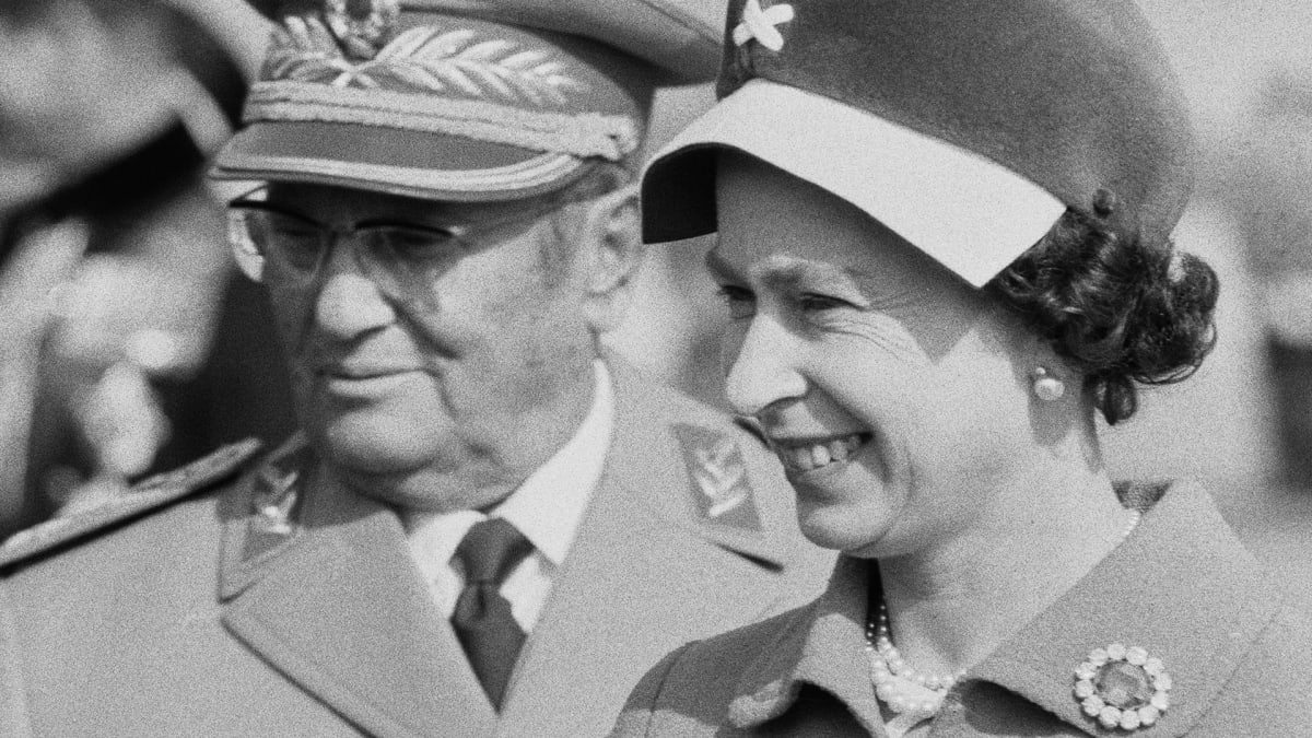 Diktátora Tita v roce 1972 navštívila i královna Alžběta II.