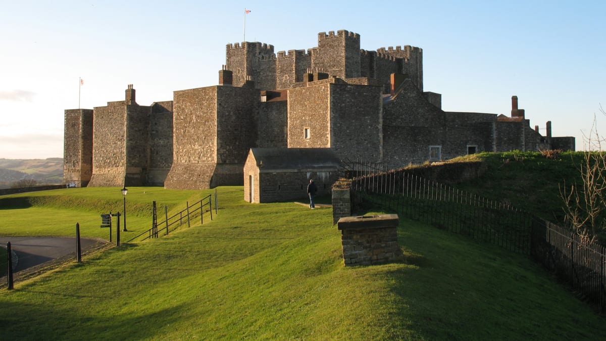 Význam hradu v Doveru si uvědomoval už Vilém Dobyvatel