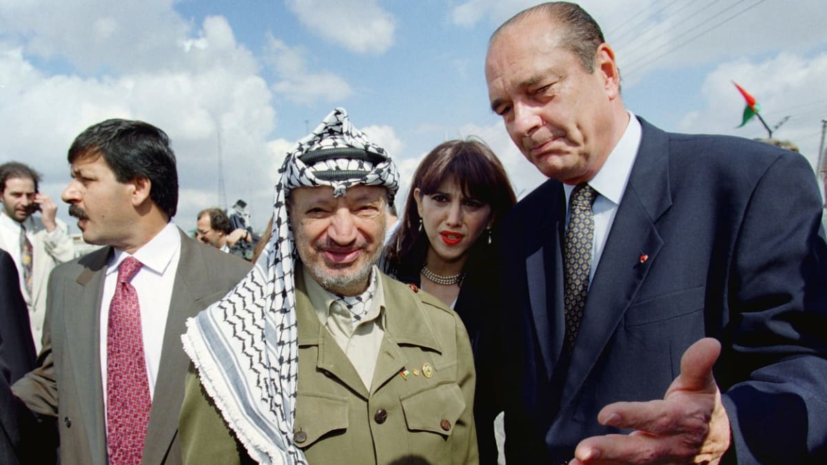 Ař po vás. Jacques Chirac s Jásirem Arafatem v Ramalláhu v roce 1996