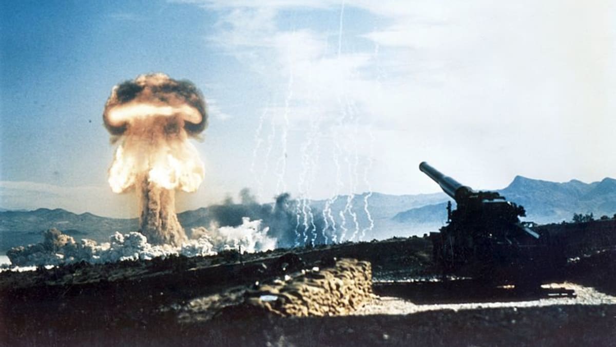 Dělostřelecký nukleární výbuch v rámci experimentu Grable