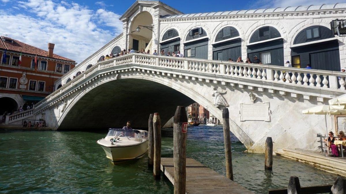 Ponte di Rialto v Benátkách