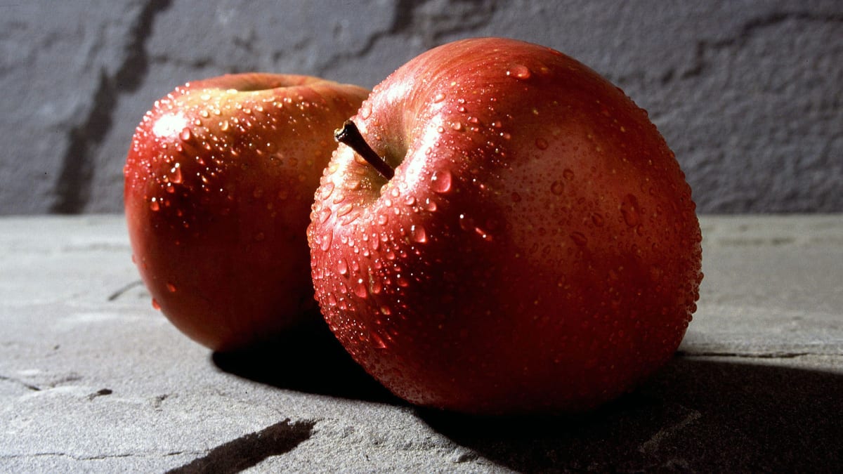 Jablko odrůdy Fuji - krásná ukázka šlechtitelství