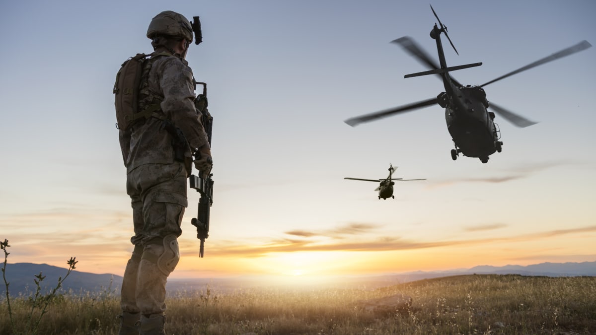 Vrtulníky UH-60 poslouží pro invazi i záchranu