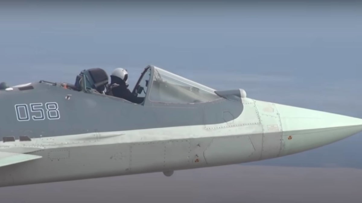 Ruská neviditelná stíhačka Su-57 s „neviditelným“ krytem kabiny