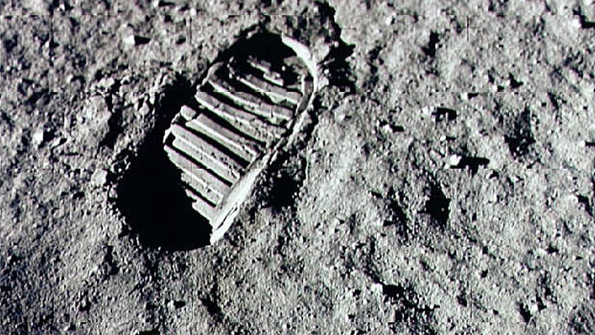 Otisk boty na Měsíci