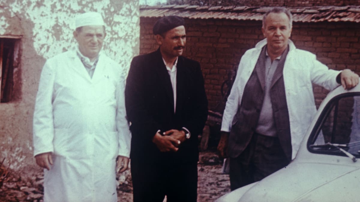 Ibrahim Hoti se dvěma lékaři