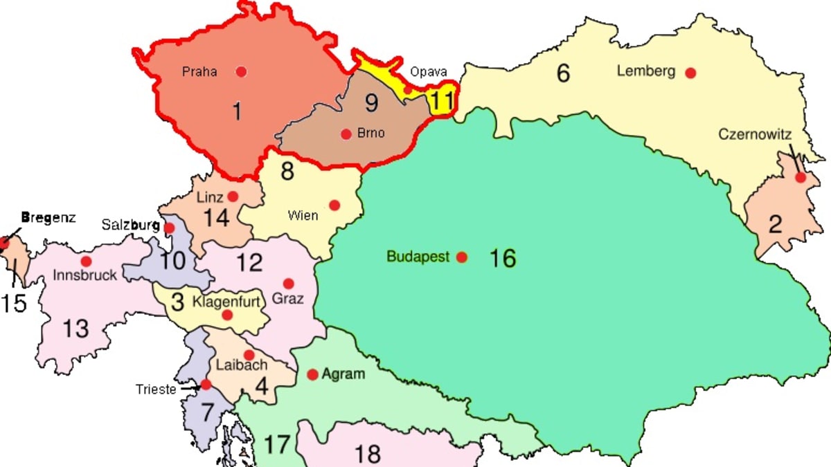 Rakousko-Uhersko v roce 1910: číslem 11 a žlutou barvou je označeno Rakouské Slezsko (samotné číslo 11 je umístěno přímo na území Těšínska), země Koruny české jsou vyznačeny červenou linkou