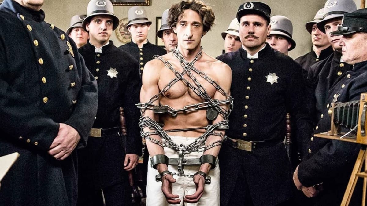 Adrien Brody jako Houdini ve stejnojmenném filmu z roku 2014
