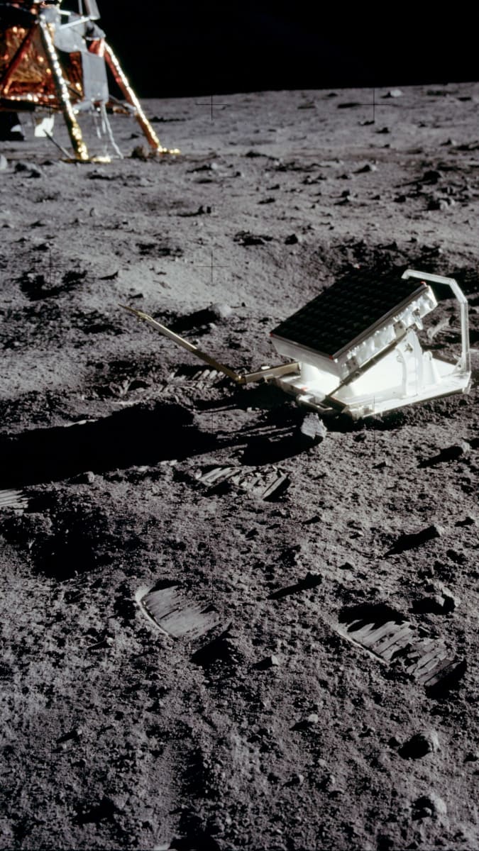 Odrazové zařízení, které na Měsíci nechala posádka Apolla 11