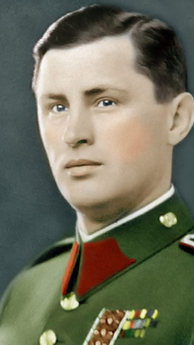Předválečný portrét pplk. Josefa Mašína v důstojnické uniformě československé armády. (kolorizace)