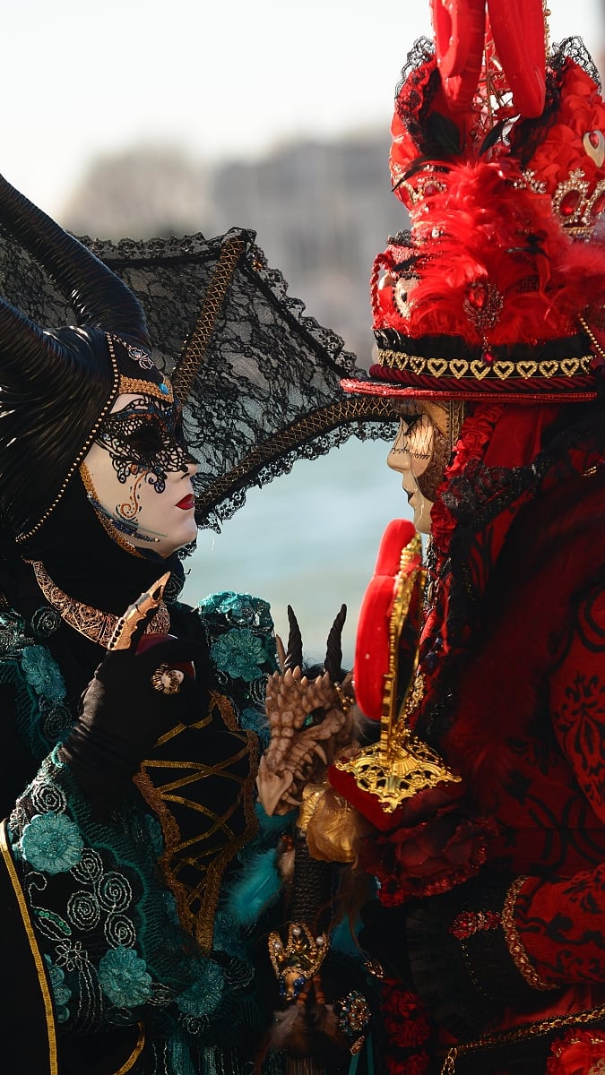 Masky benátského karnevalu - maskované šlechtičky