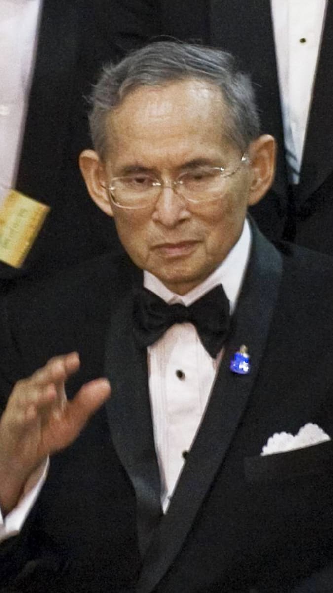 Král Bhumibol Adulyadej v říjnu  2010