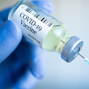 Proti COVID-19 už byly očkovány miliony lidí