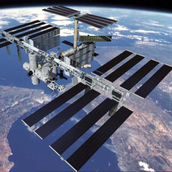 ISS obíhá ve výšce 408 kilometrů nad zemí