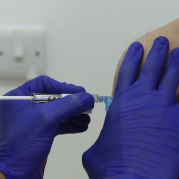 Česká republika objednala v první fázi 370 000 dávek vakcíny od Novavaxu