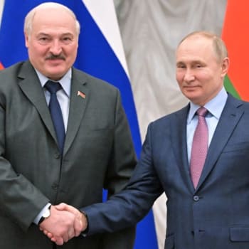 Alexandr Lukašenko a Vladimir Putin v únoru 2022