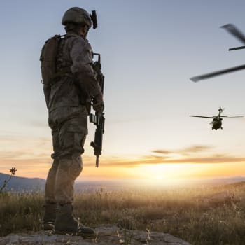 Vrtulníky UH-60 poslouží pro invazi i záchranu