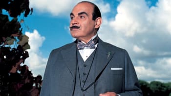 Zajímavosti o Herculu Poirotovi: Špatnou angličtinu záměrně předstírá