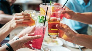 WHO vyzývá státy ke zdražení alkoholu. Jeho konzumace zabije ročně miliony lidí