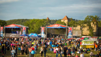 Hudebně-kulturní festival Hrady CZ míří na Moravu, tento pátek a sobotu rozezní hrad Veveří