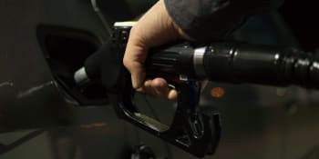 Se zlevňováním benzinu je konec. Ceny opět výrazně rostou, to nejhorší teprve přijde