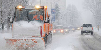 Česko zasáhne sněhová kalamita, napadne až 30 centimetrů. Kvůli mrazu hrozí i náledí