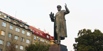 Rozhodnutí o přesunutí sochy Koněva nezůstane bez odpovědi, vzkazuje Rusko