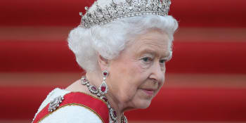 Drobná žena a symbol Velké Británie. Alžběta II. zažila 15 premiérů, miloval ji celý svět