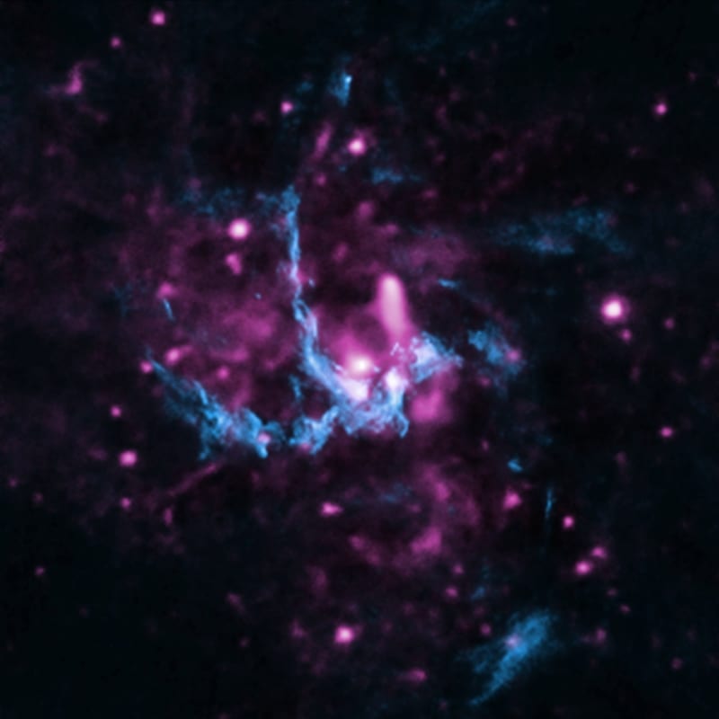 Supermasivní černá díra Sgr A* v centru Mléčné dráhy