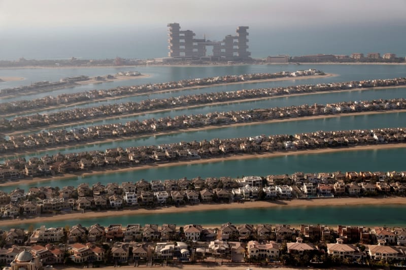 Domy na umělém ostrově Palm Džumeira v Dubaji, jak je zachytil fotograf z vyhlídkové plošiny 6. dubna 2021