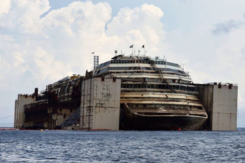 GALERIE: Jak vypadá vrak Costa Concordia 4 roky po ztroskotání? - Obrázek 1