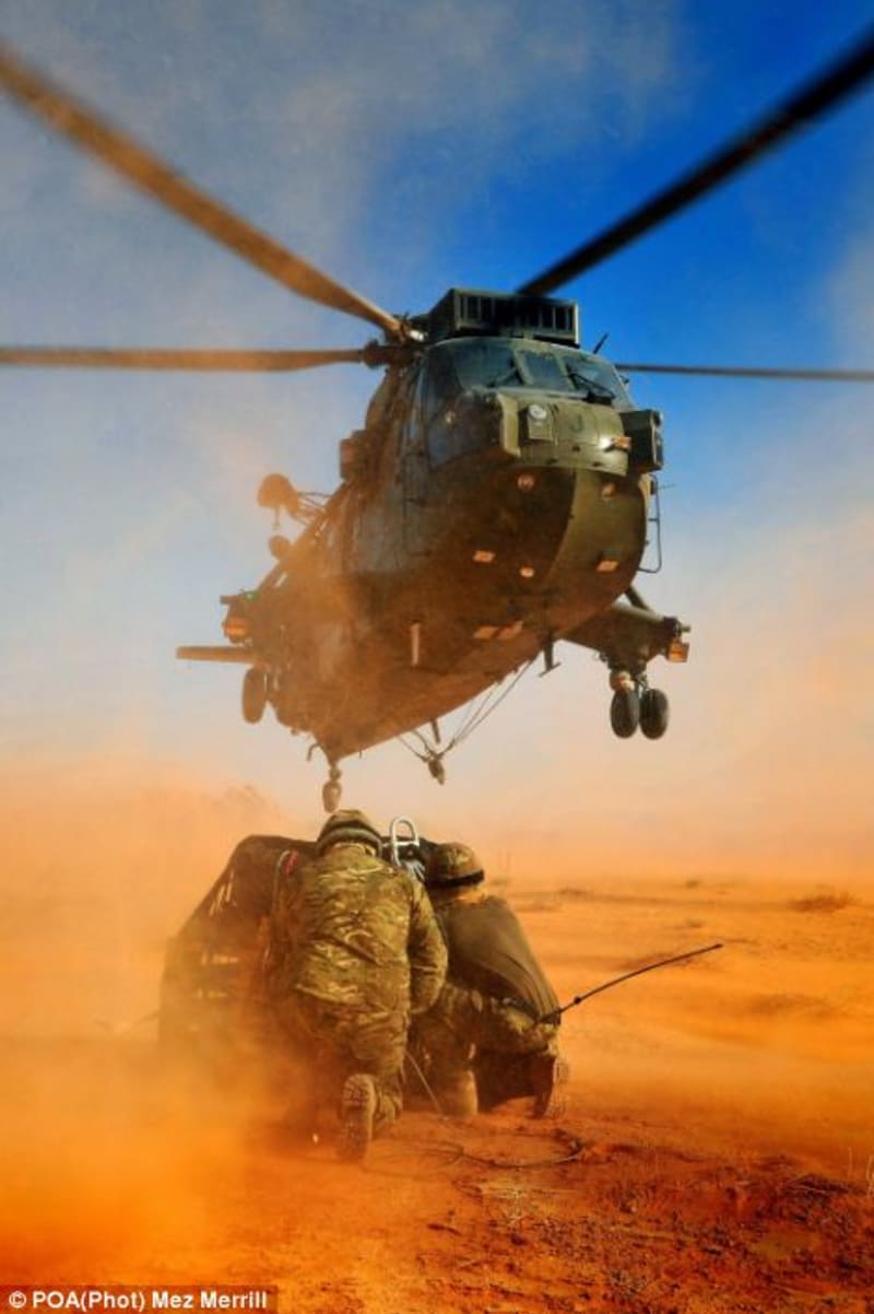 Mez Merrill pořídil fotografii tréninku vrtulníků v Jordánsku