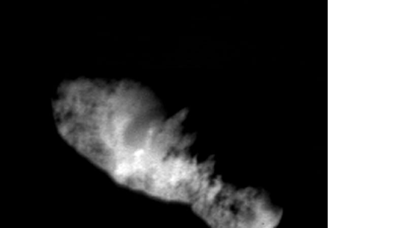 Kometa Borrelly pohledem ze sondy Deep Space 1. FOTO: Wikimedia Commons