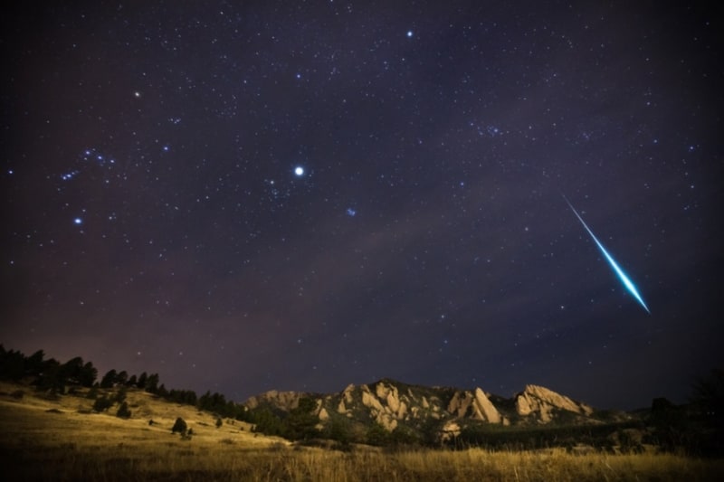 Noční obloha nad Boulder, USA