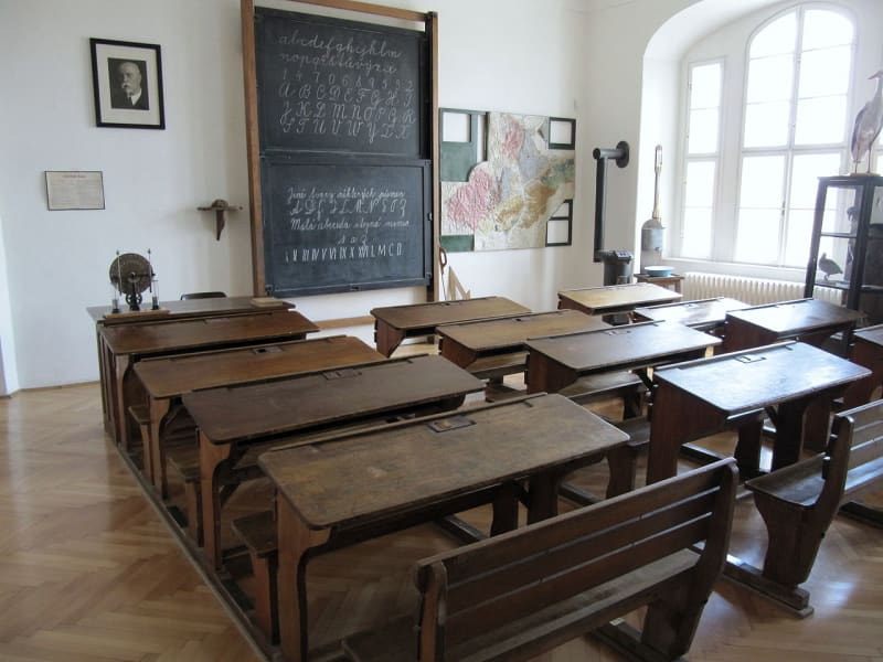 Školní třída na měšťanské škole za 1. republiky (Muzeum J. A. Komenského v Přerově)