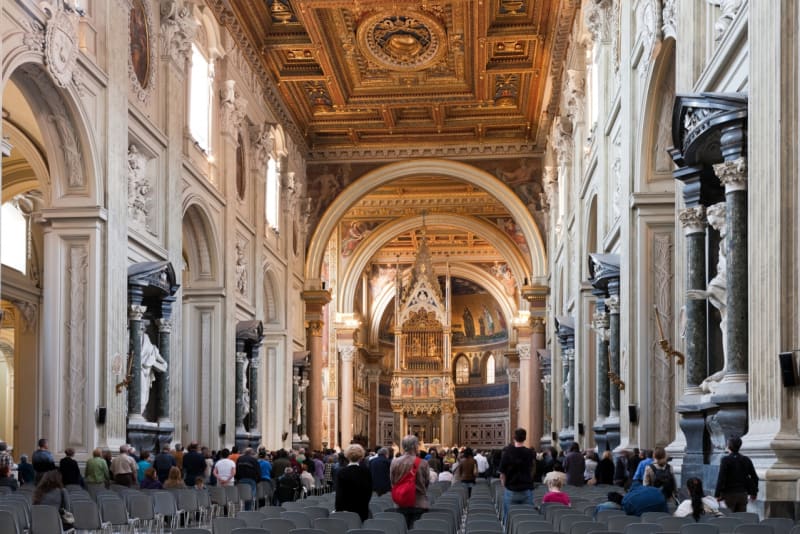 Krása a temná místa Vatikánu