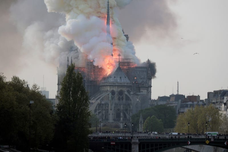 Požár katedrály Notre-Dame šokoval celý svět.