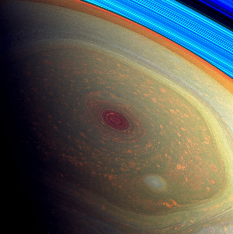Bouře nad severním pólem Saturnu