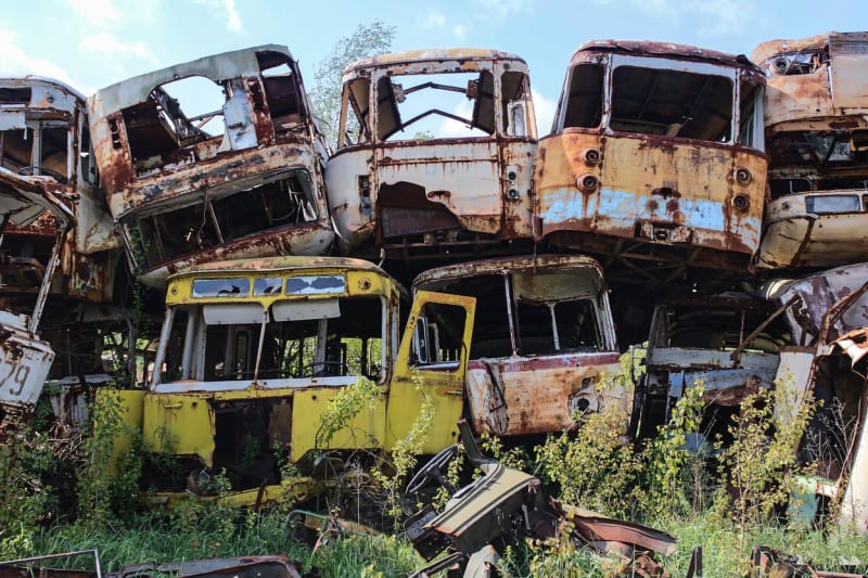 Vraky autobusů u Černobylu