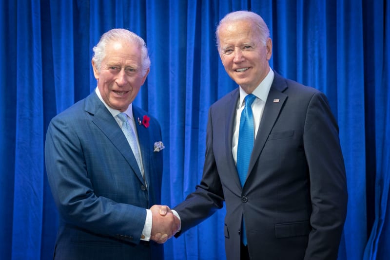 Princ Charles a Joe Biden na konferenci COP26