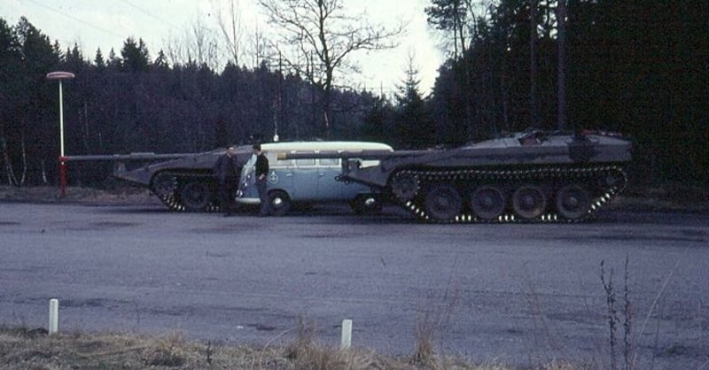 Ve Švédsku vymysleli tank, který neměl věž a uměl tancovat  - Obrázek 12