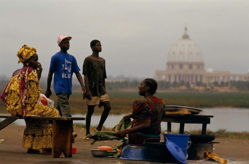 Největší kostel světa stojí v Pobřeží slonoviny - Obrázek 9