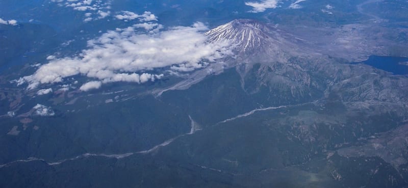 Svatá Helena - sopka, která může za nejničivější erupci v historii USA - letecký pohled