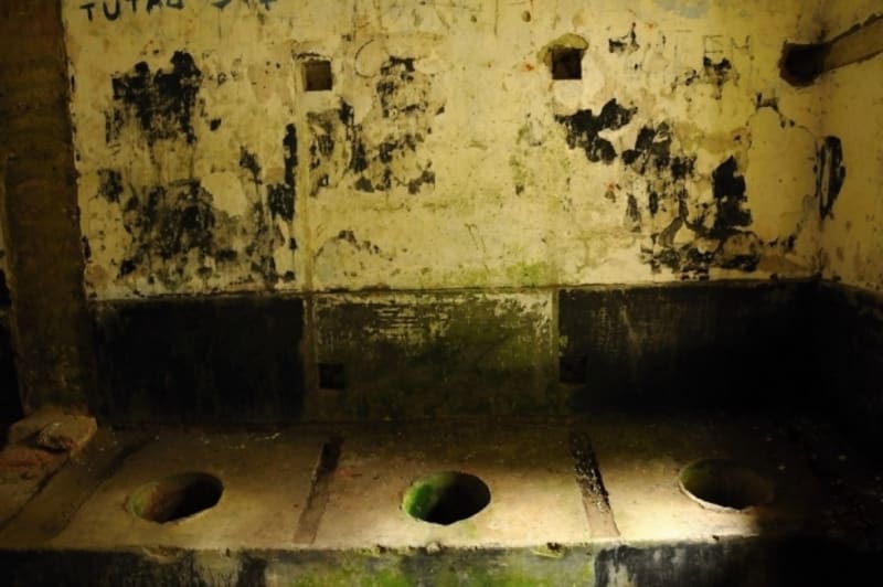 Toalety prostých vojáků v Salis-Soglio