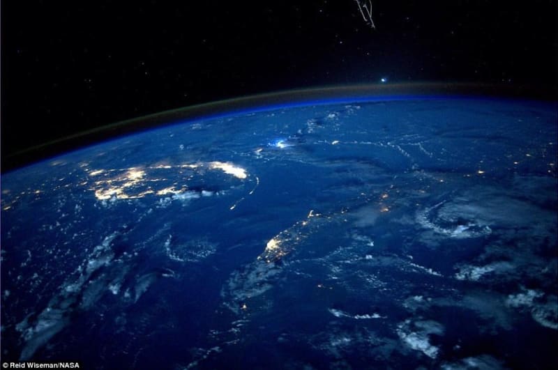 Takhle v noci září Florida, když se nafotí z ISS